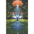 A Year with Edgar Cayce: Daily Wisdom from His Readings and Events That Shaped His Life