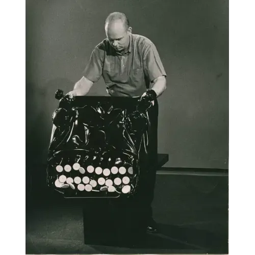 Claes Oldenburg: Writing on the Side 1956-1969