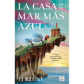 La Casa En El Mar Más Azul / The House in the Cerulean Sea